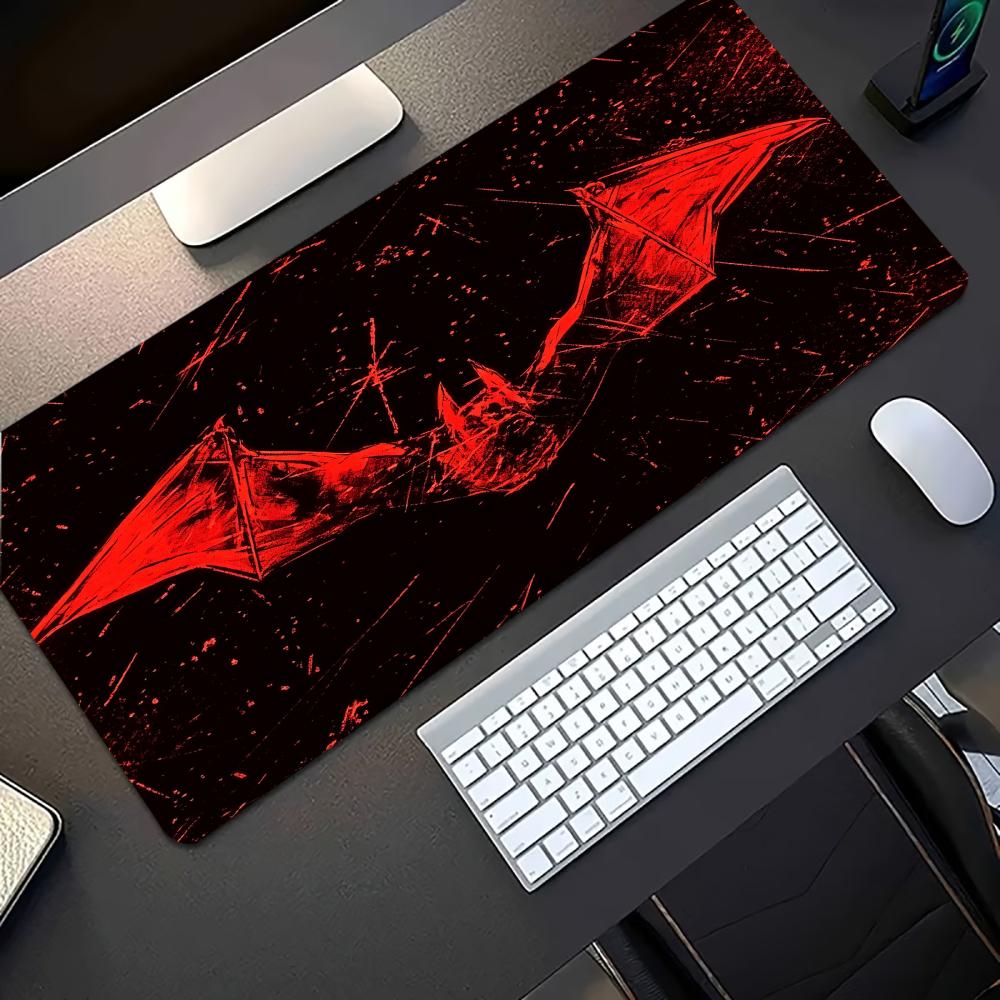 Desk Setup Pc And Laptop - Alas Mouse Gaming Besar Motif Kelelawar